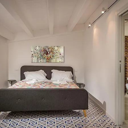 Terrazza Bluoltremare, קאסטלמארה דל גולפו